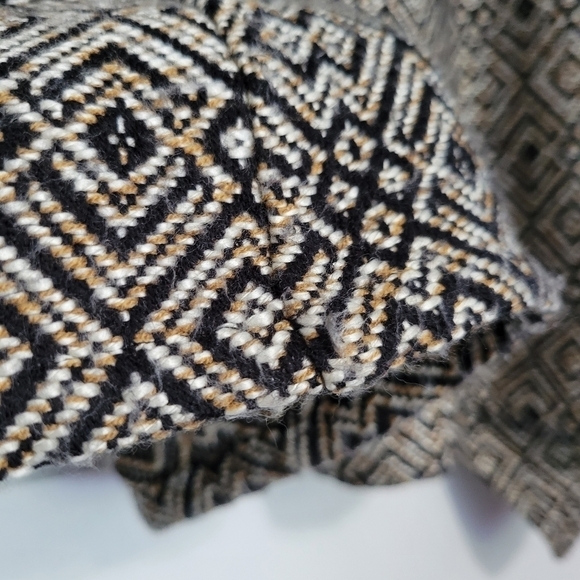 Sanctuary Montana Drape Front Jacquard Vest Size Large in Black Tan - Picture 6 of 10